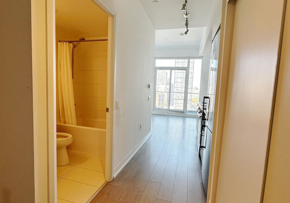 251-jarvis-street-toronto-ontario-c12468888