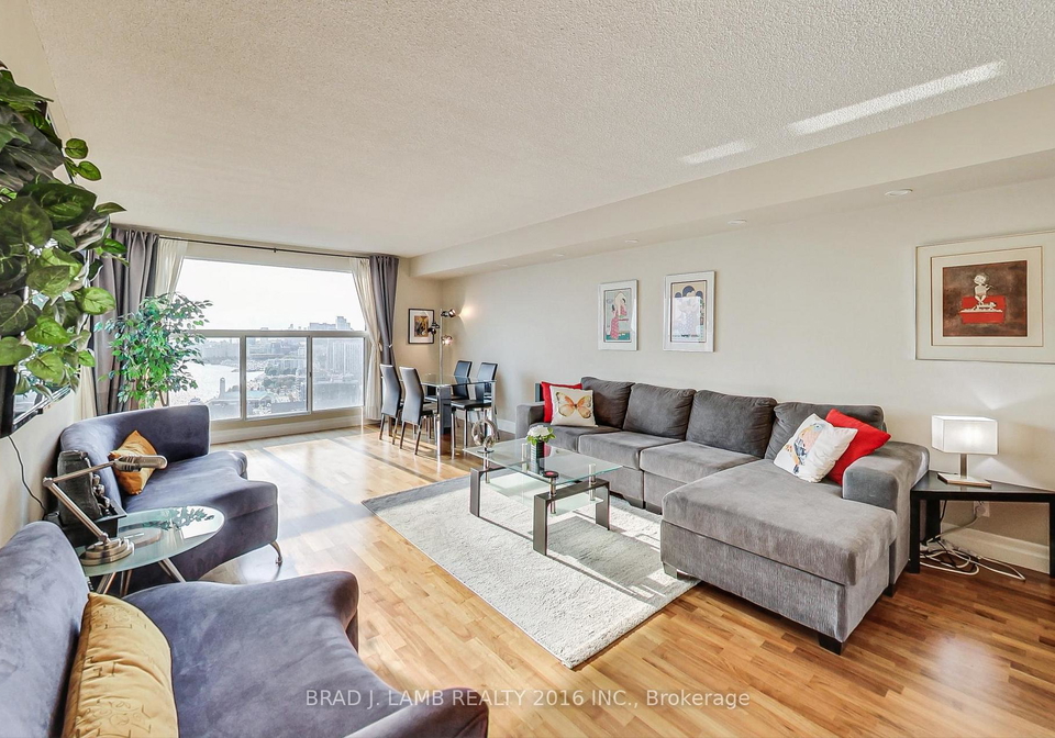 99-harbour-square-toronto-ontario-c12468919
