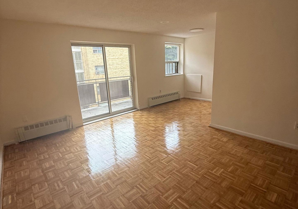 972-eglinton-avenue-e-east-york-ontario-c12469024