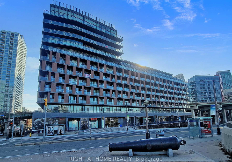 169-fort-york-boulevard-toronto-ontario-c12469563