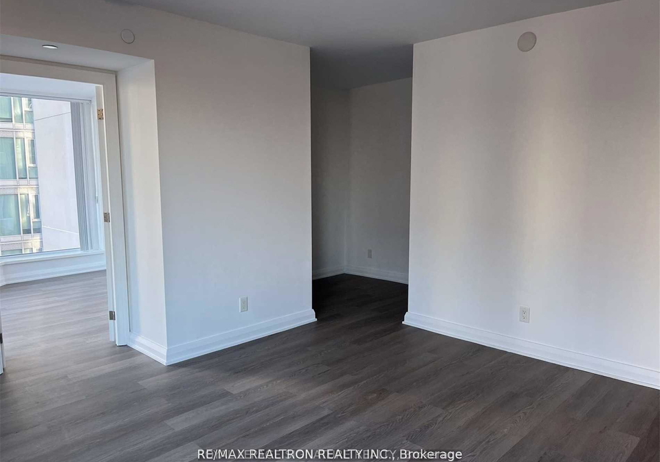 155-yorkville-avenue-toronto-ontario-c12469632