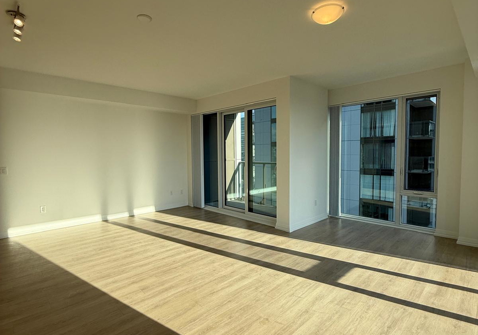 28-widmer-street-toronto-ontario-c12469814