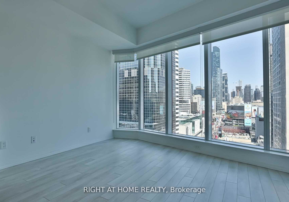 197-yonge-street-toronto-ontario-c12470121