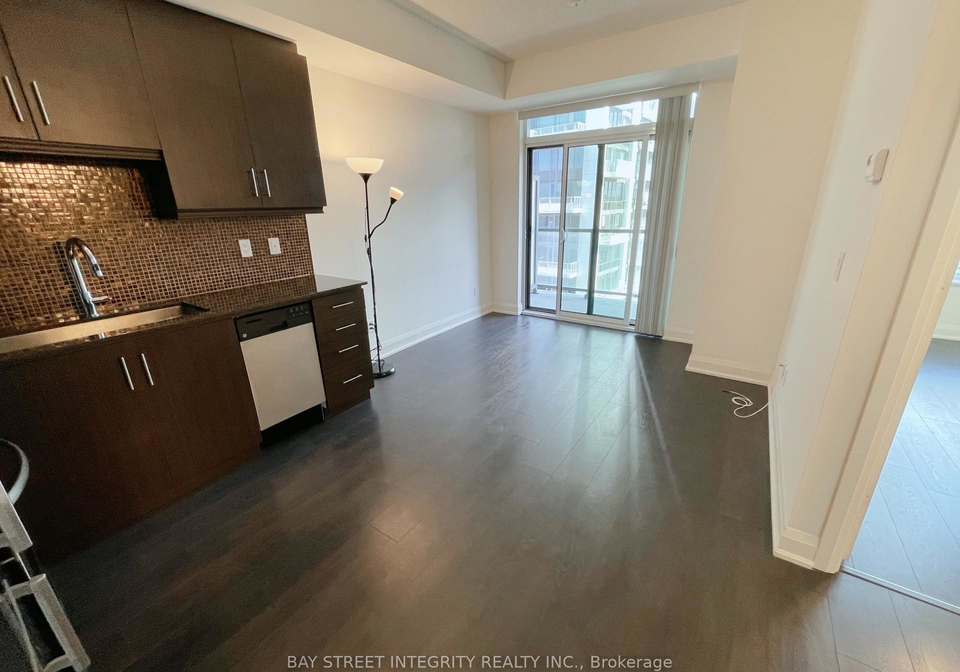 68-canterbury-place-toronto-ontario-c12470372