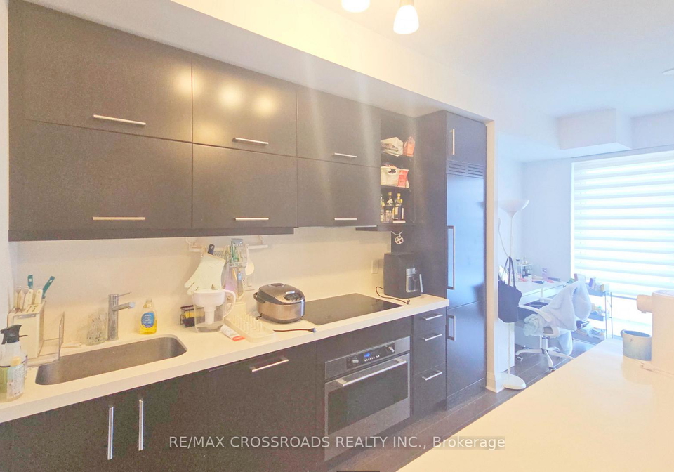 1080-bay-street-toronto-ontario-c12470589