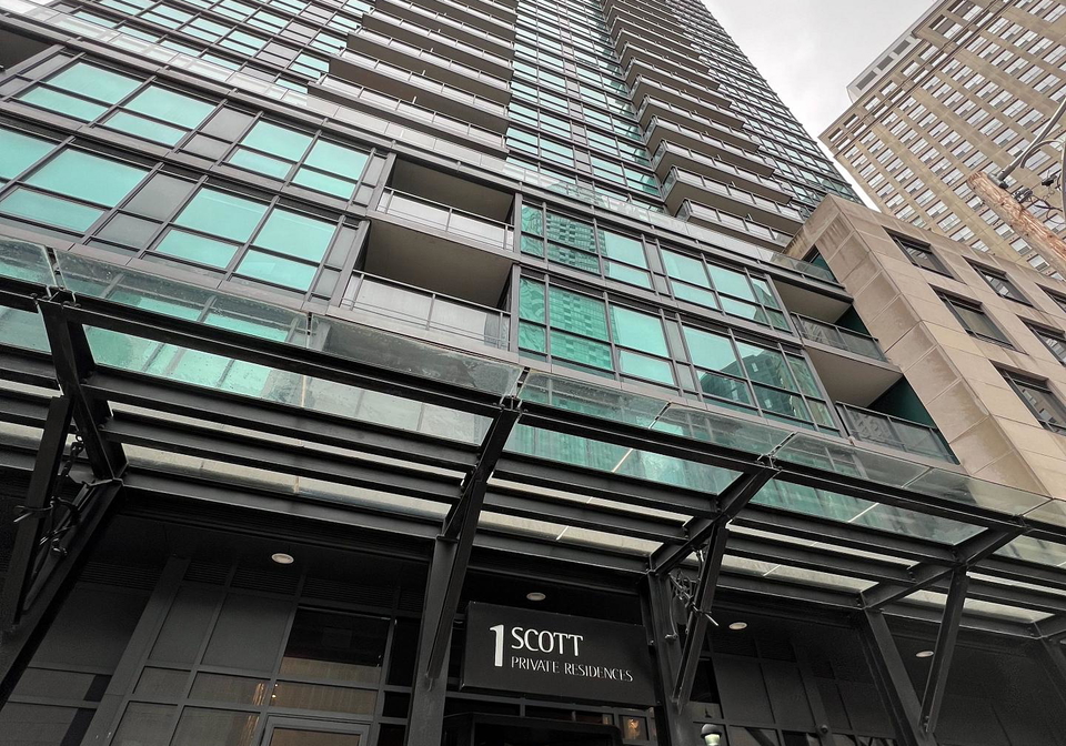1-scott-street-toronto-ontario-c12470623
