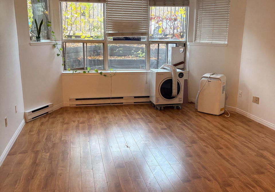 106bathurst-street-toronto-ontario-c12470679