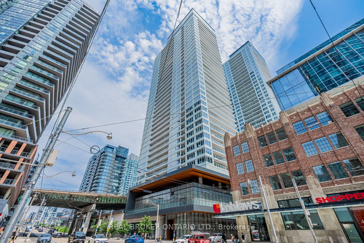 19-bathurst-street-toronto-ontario-c12470824