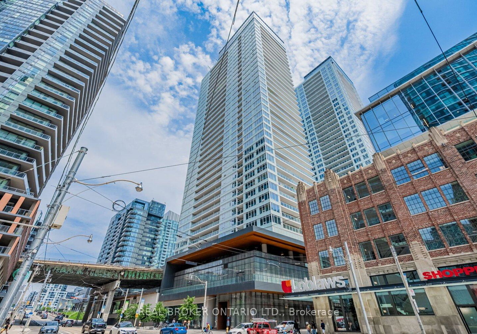 19-bathurst-street-toronto-ontario-c12470824