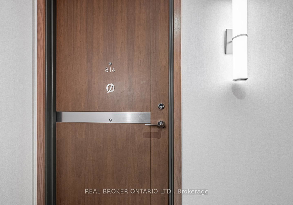19-bathurst-street-toronto-ontario-c12470824