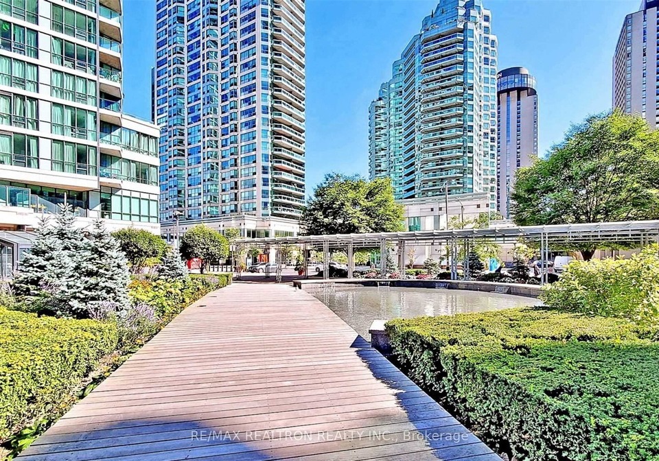 33-bay-street-toronto-ontario-c12471132