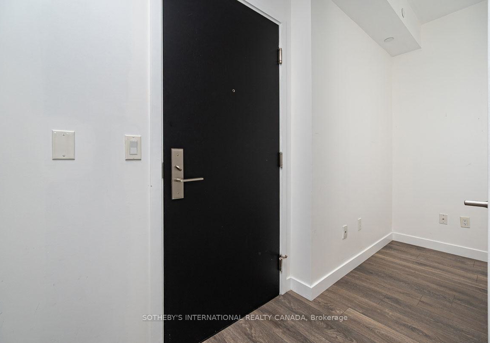 8-eglinton-avenue-e-toronto-ontario-c12471152