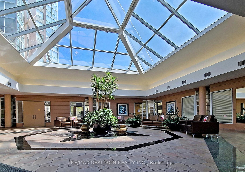 5-concorde-place-w-north-york-ontario-c12471299