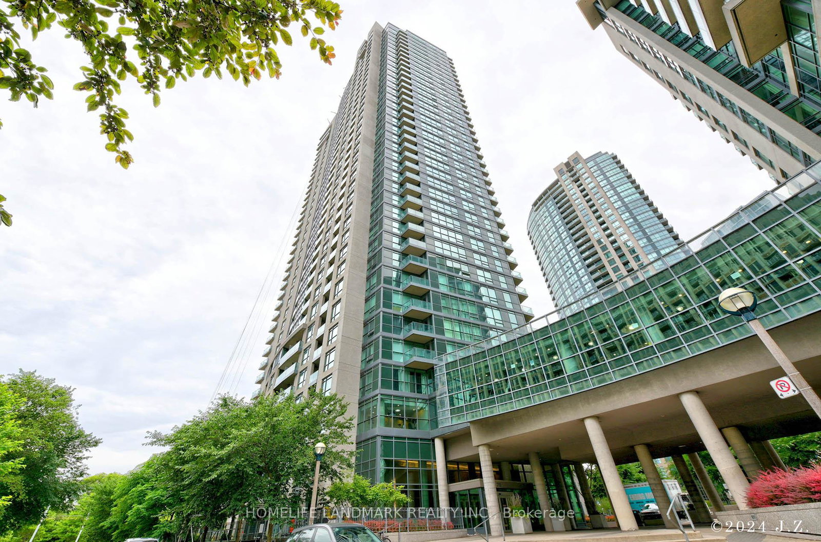 215-fort-york-boulevard-toronto-ontario-c12471740