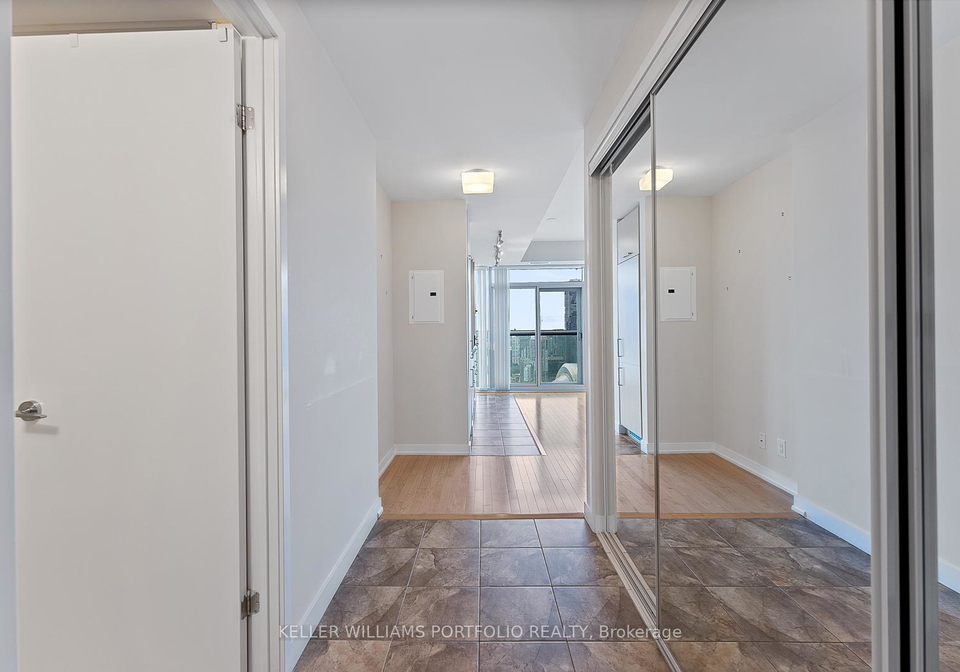 12-york-street-toronto-ontario-c12471877