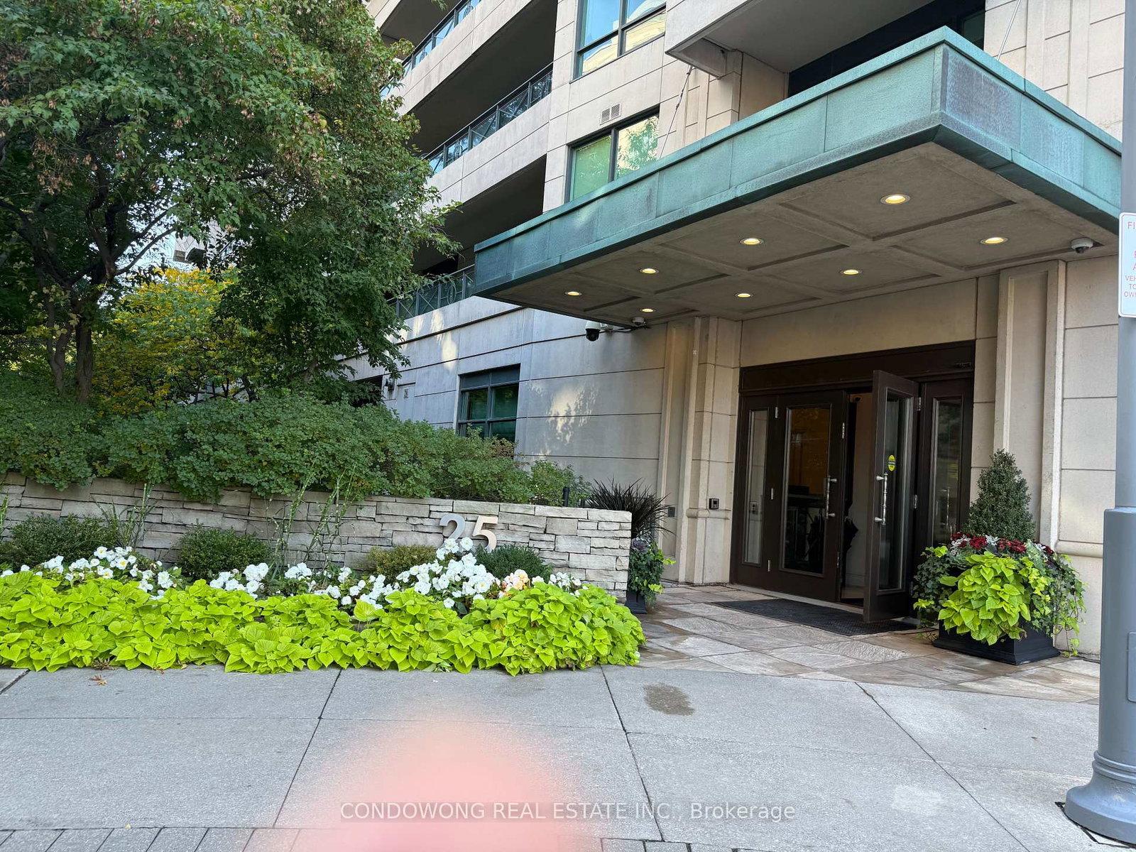 25-scrivener-square-toronto-ontario-c12472659