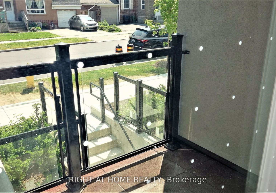 14-marquette-avenue-toronto-ontario-c12472836