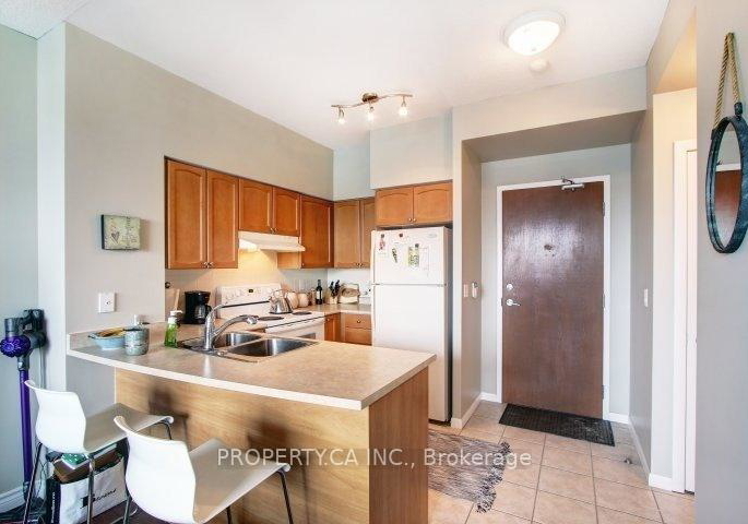 219-fort-york-boulevard-toronto-ontario-c12473226