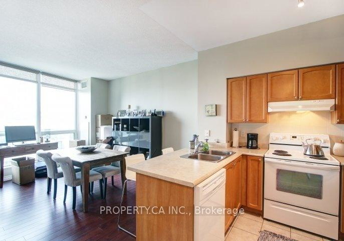 219-fort-york-boulevard-toronto-ontario-c12473226