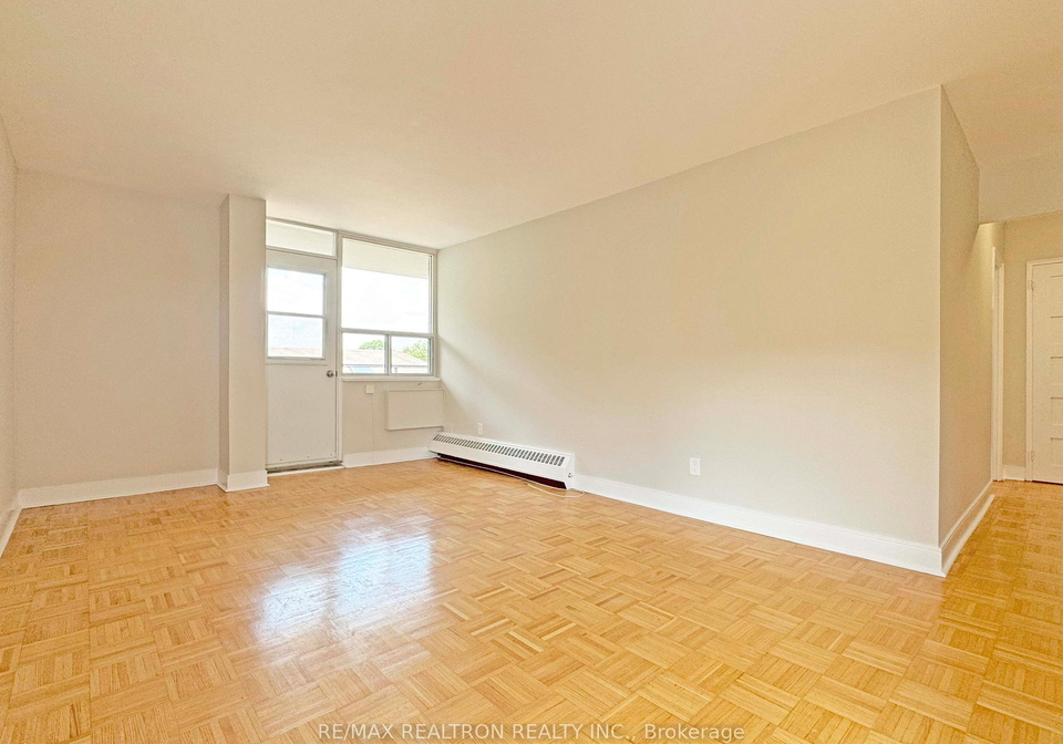 490-eglinton-avenue-e-toronto-ontario-c12473539