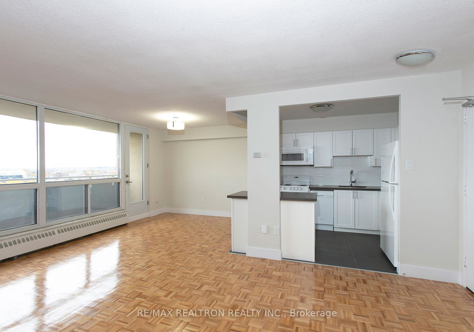 666-spadina-avenue-toronto-ontario-c12473542