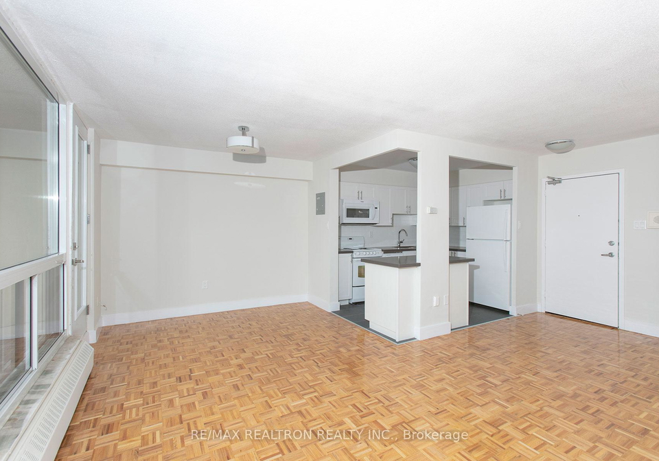 666-spadina-avenue-toronto-ontario-c12473542