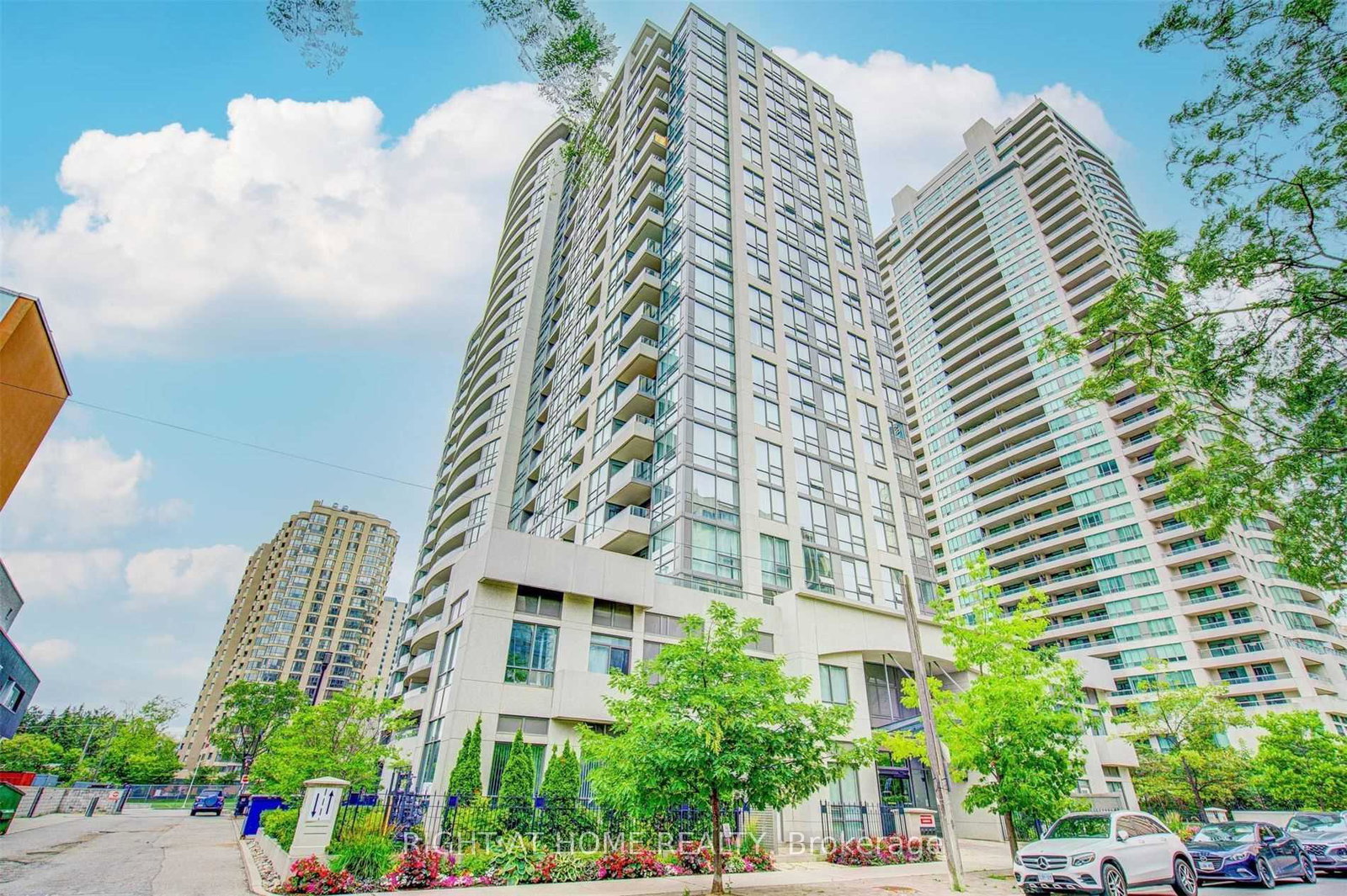 35-hollywood-avenue-north-york-ontario-c12473616
