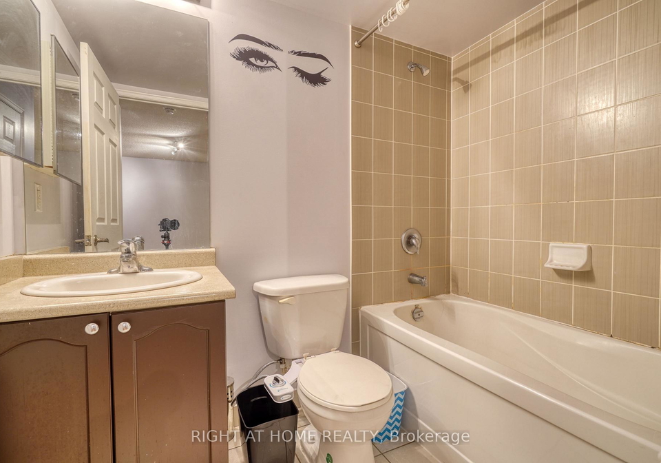 35-hollywood-avenue-north-york-ontario-c12473616