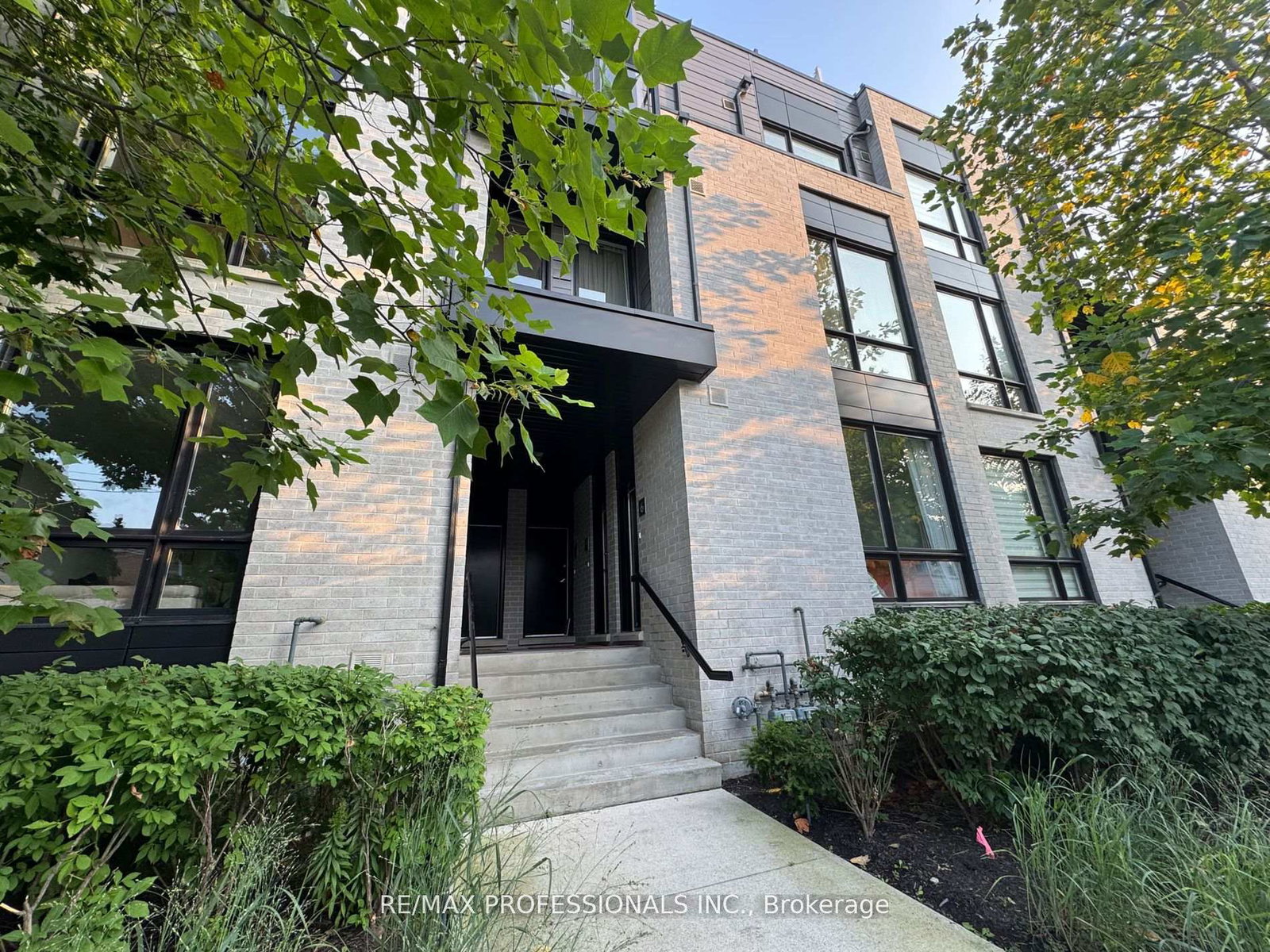 31-florence-street-toronto-ontario-c12473752