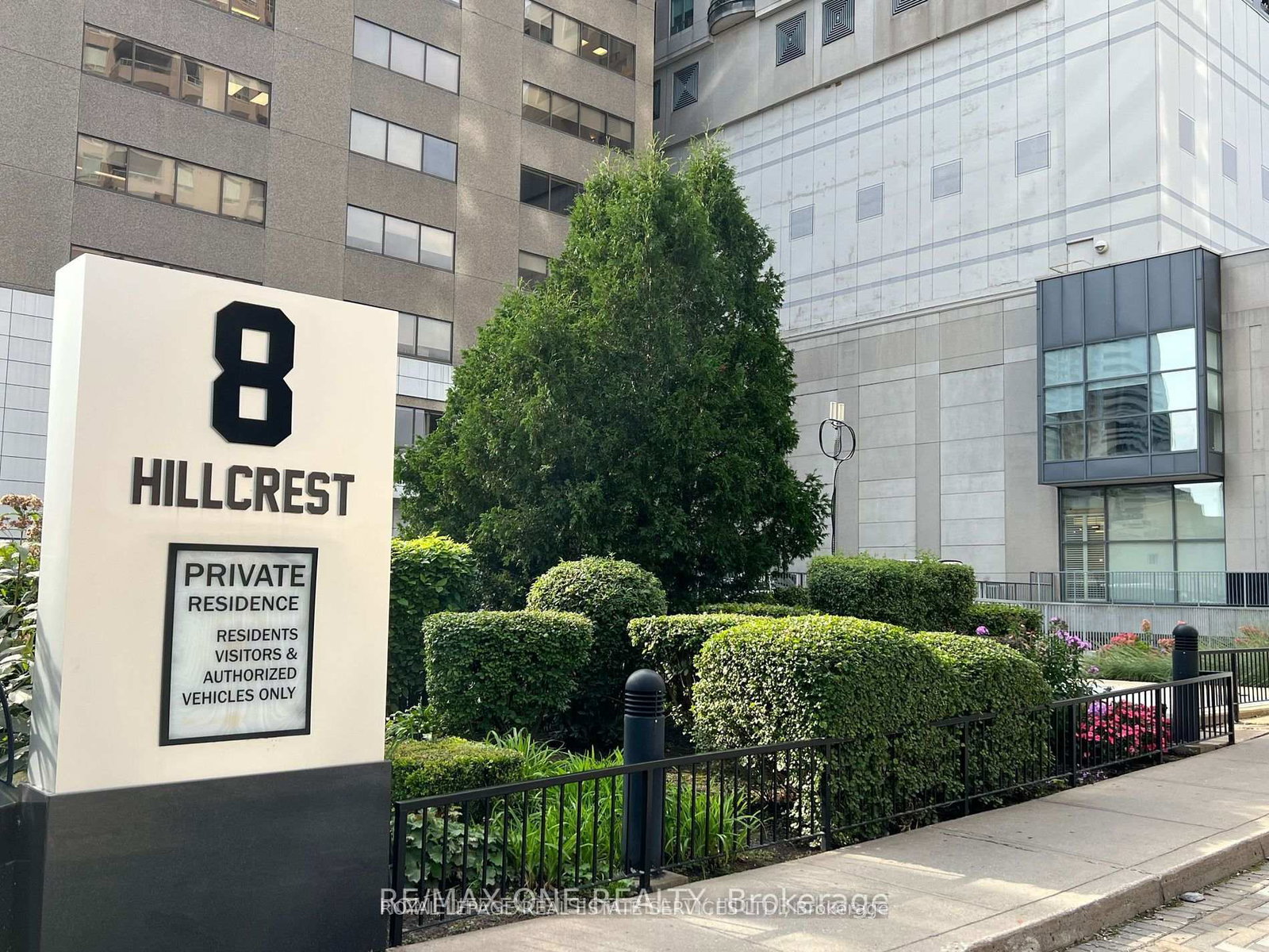 8-hillcrest-avenue-north-york-ontario-c12473861
