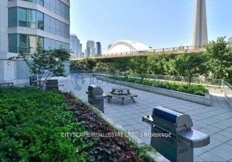 230-queens-quay-west-toronto-ontario-c12473926