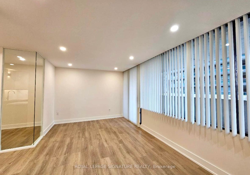 720-spadina-avenue-toronto-ontario-c12474150
