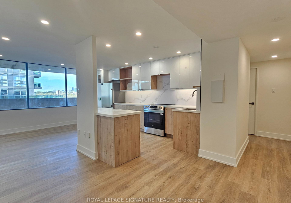 720-spadina-avenue-toronto-ontario-c12474150