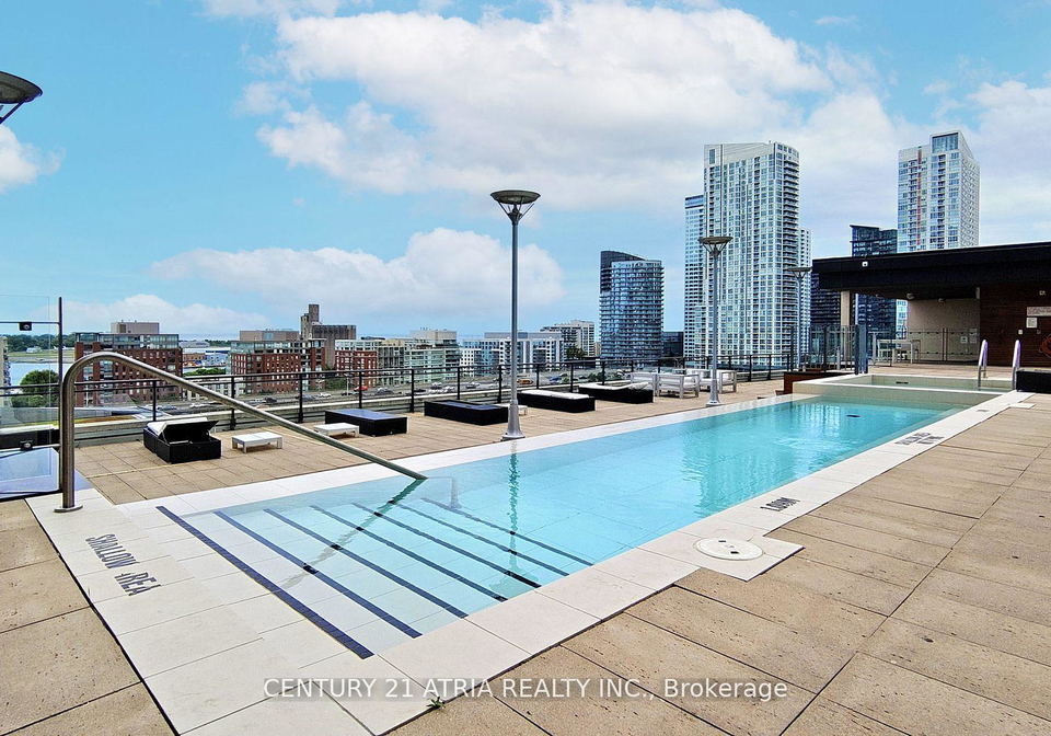 8-telegram-mews-toronto-ontario-c12474404