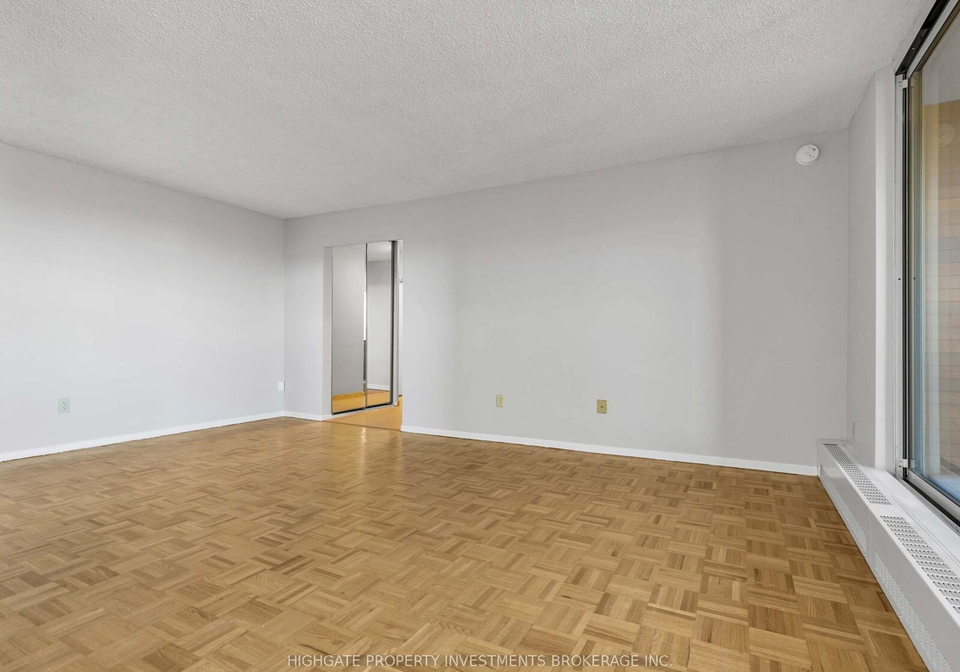60-pavane-linkway-road-east-york-ontario-c12474468