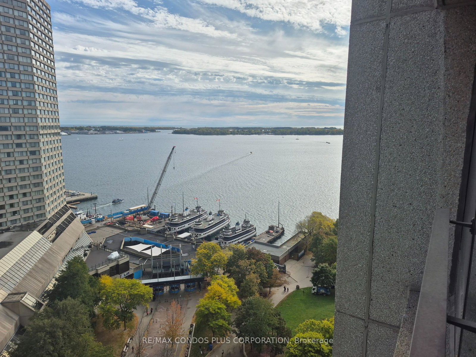 33-harbour-square-toronto-ontario-c12475065