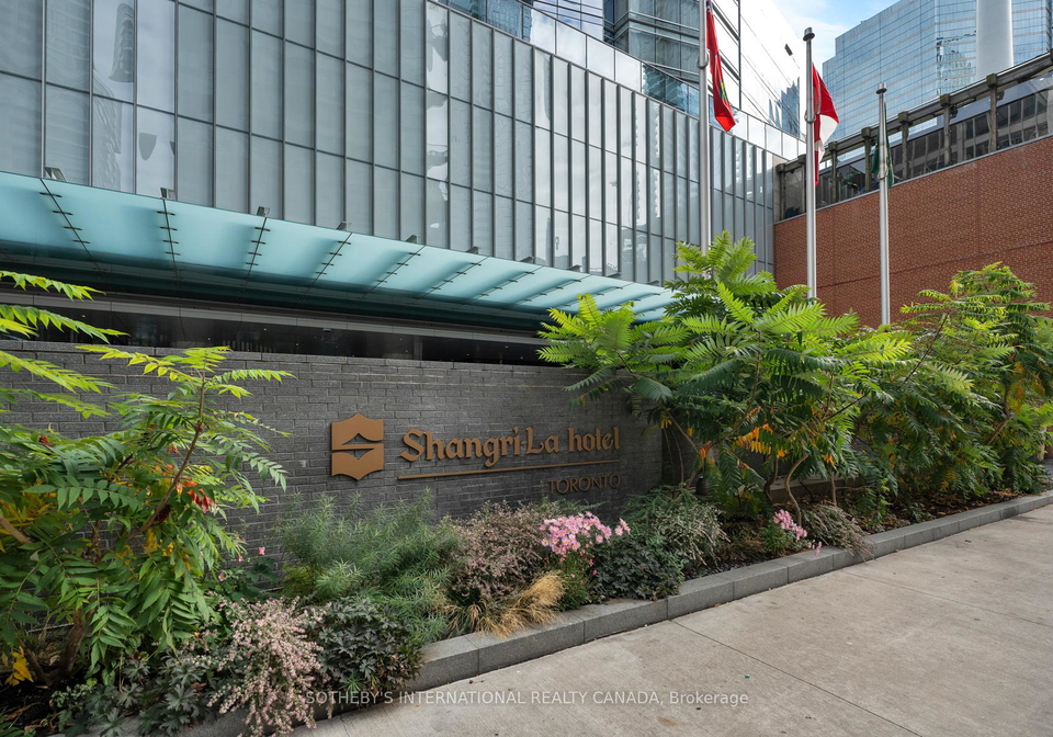 180-university-avenue-toronto-ontario-c12475475