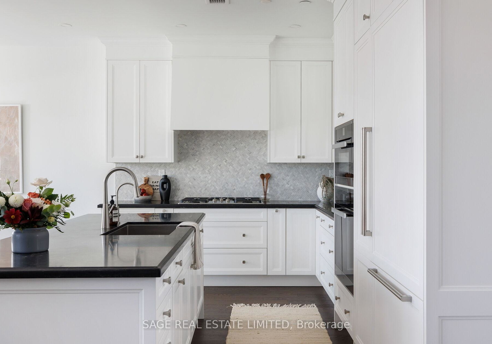 1900-bayview-avenue-north-york-ontario-c12475644
