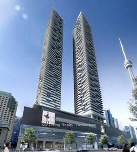 100-harbour-street-toronto-ontario-c12475666