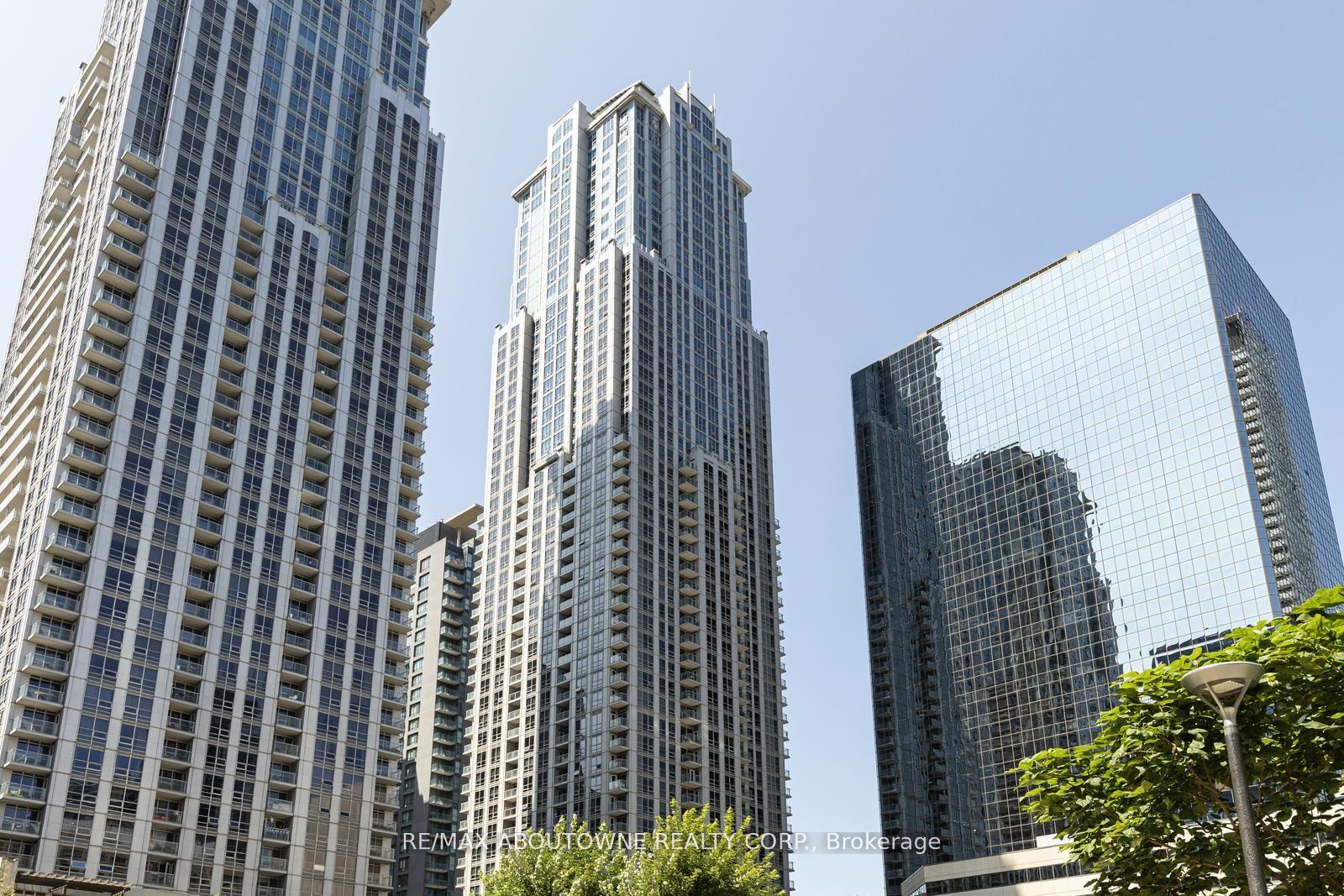 761-bay-street-toronto-ontario-c12476663