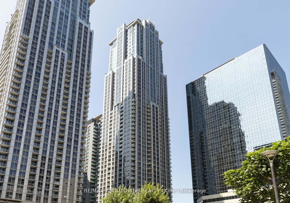 761-bay-street-toronto-ontario-c12476663