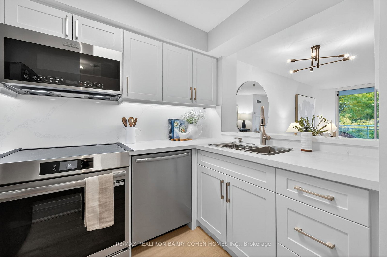 398-eglinton-avenue-e-toronto-ontario-c12476680