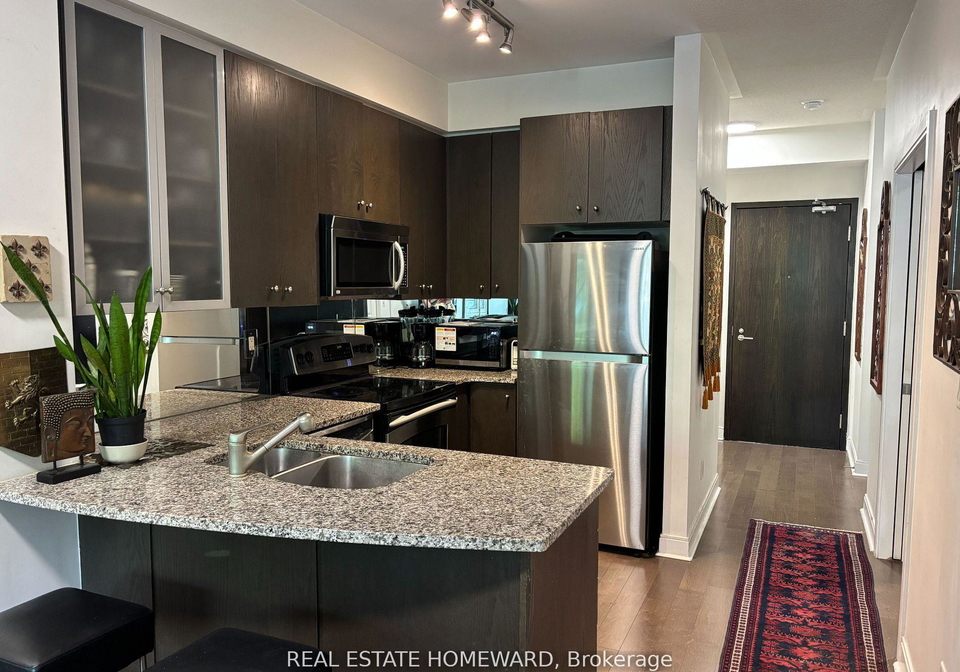 18-yorkville-avenue-toronto-ontario-c12476767