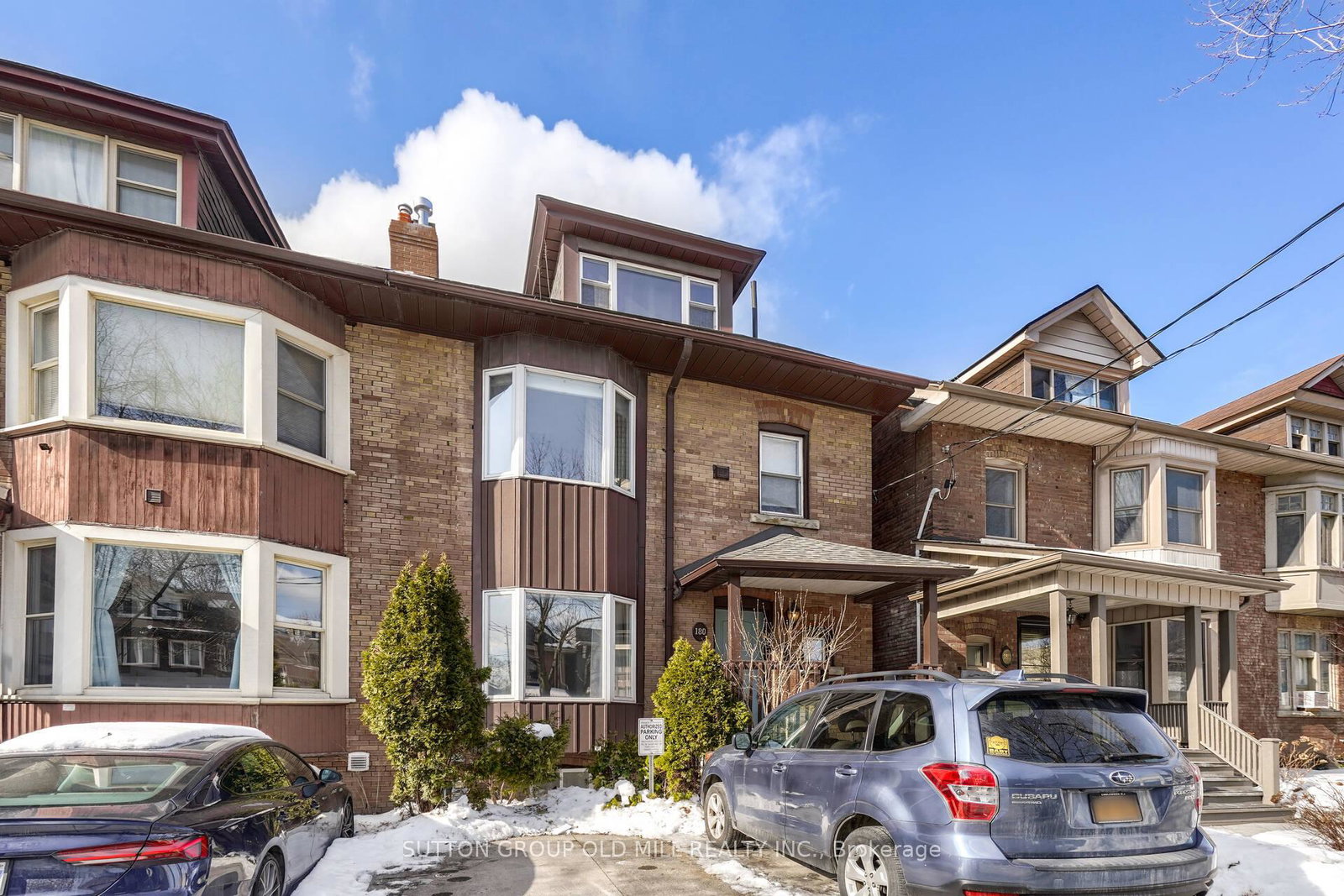 180-madison-avenue-toronto-ontario-c12477665