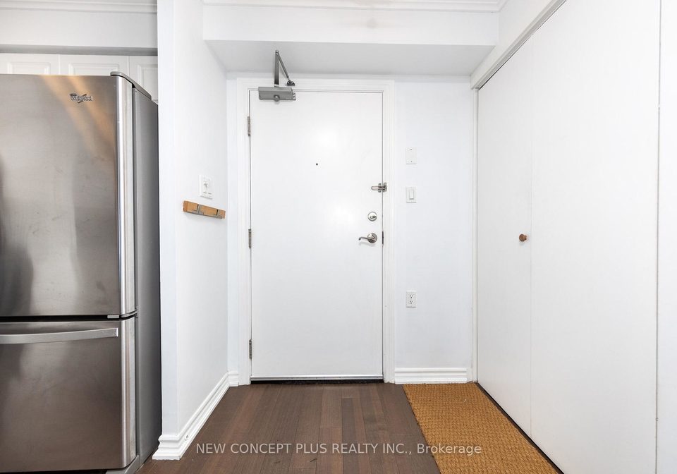 872-sheppard-avenue-w-toronto-ontario-c12477893