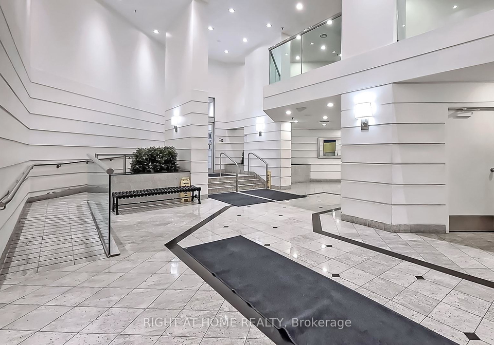 711-bay-street-s-toronto-ontario-c12478131