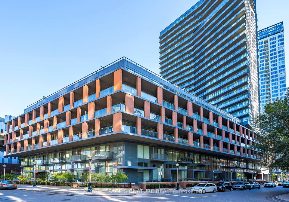 20-bruyeres-mews-toronto-ontario-c12478498