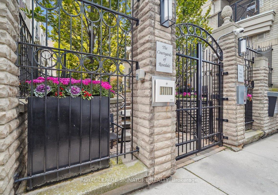 1-baxter-street-toronto-ontario-c12478667