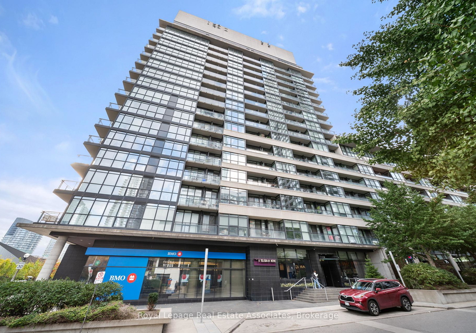 8-telegram-mews-toronto-ontario-c12478714