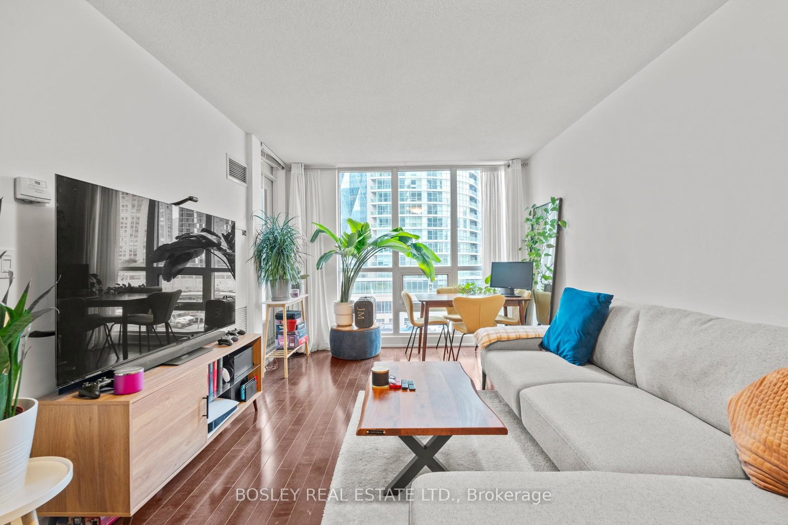 16-yonge-street-toronto-ontario-c12479344